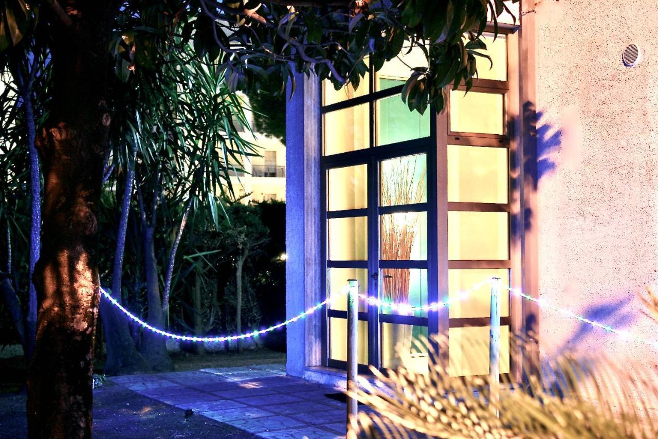 Buenretirope - Confortevoli Appartamentini Con Giardino Pescara Exterior foto